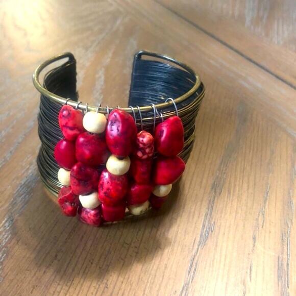 Francesca's Collections Gold Brass Wire Cuff with Red & White Stone - Picture 2 of 8